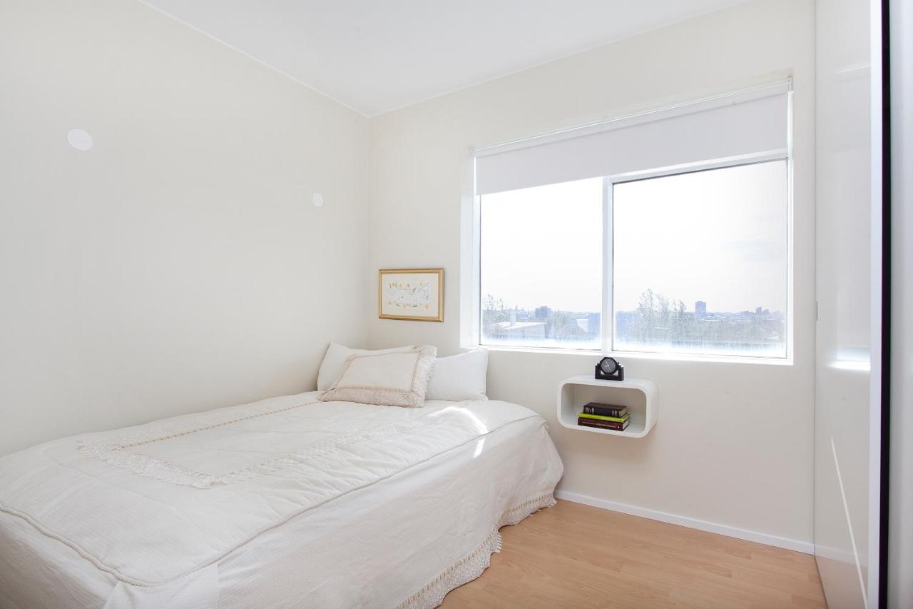 Overlooking The City, Bright & Cozy - Free Parking ريكيافيك المظهر الخارجي الصورة